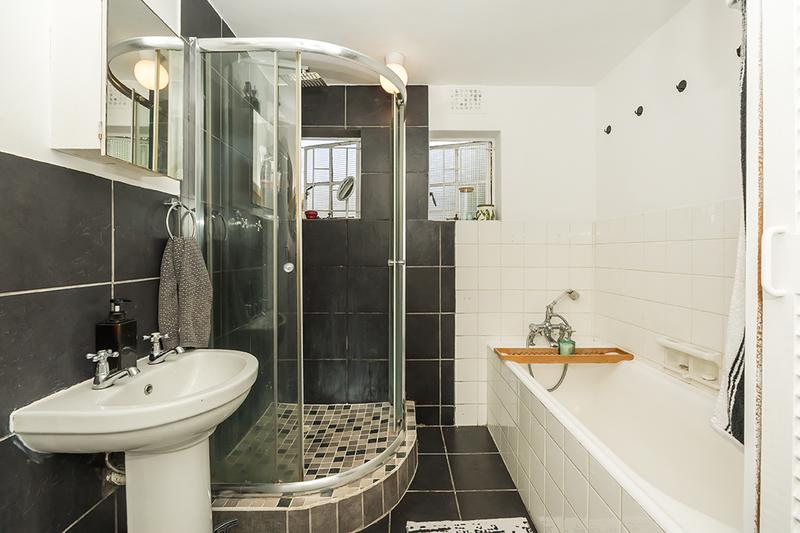3 Bedroom Property for Sale in Kenilworth Western Cape